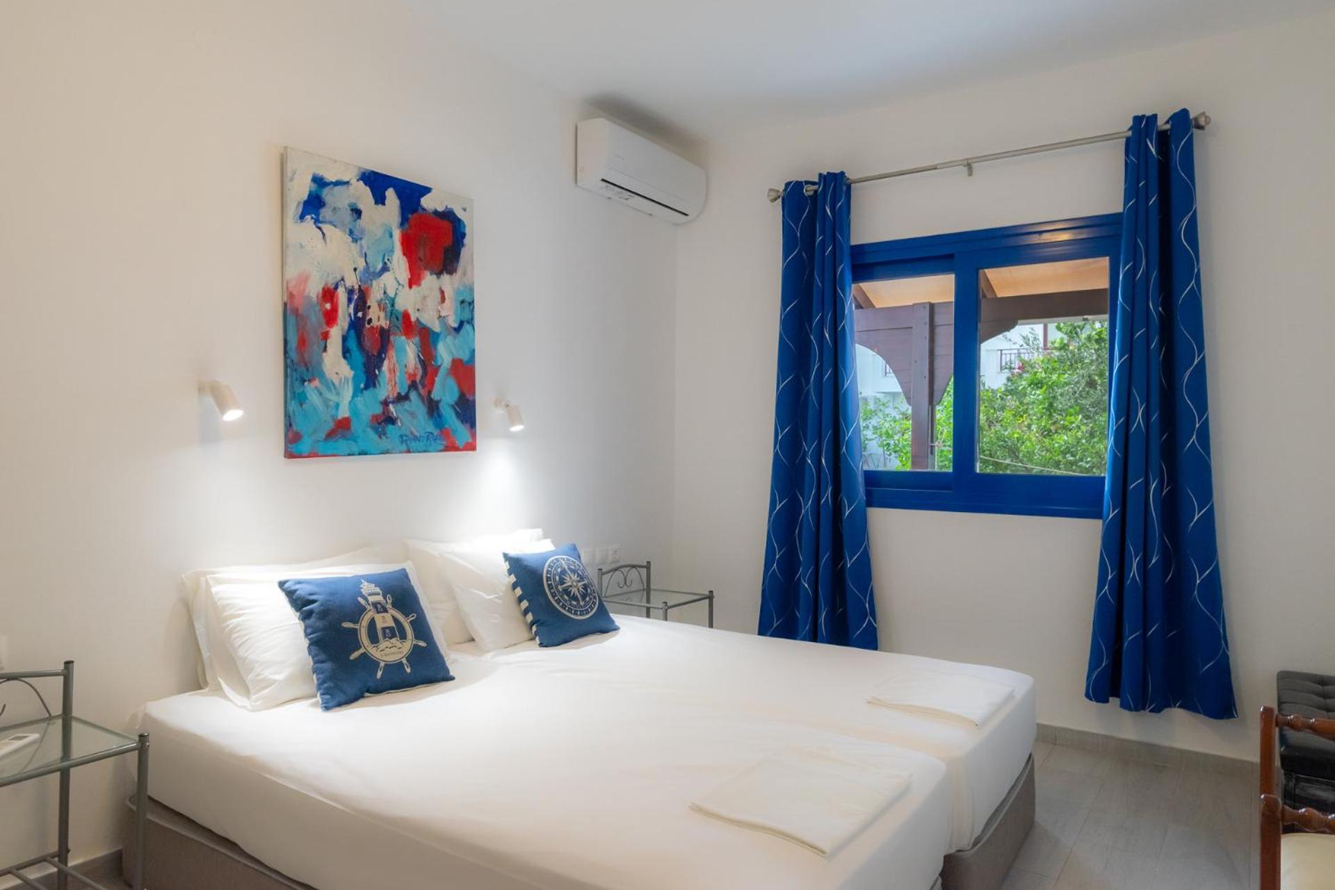 Stratos By Mroom Apartments Makrýgialos Buitenkant foto