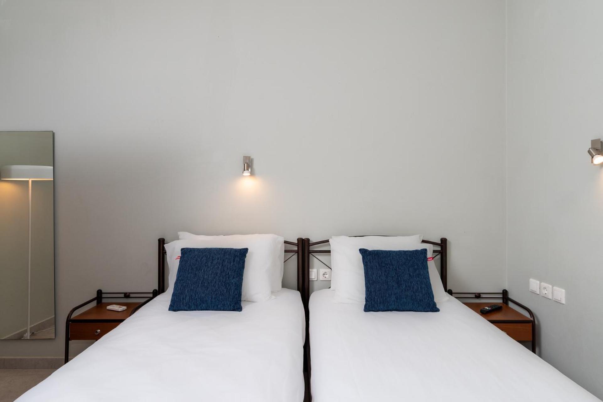 Stratos By Mroom Apartments Makrýgialos Buitenkant foto
