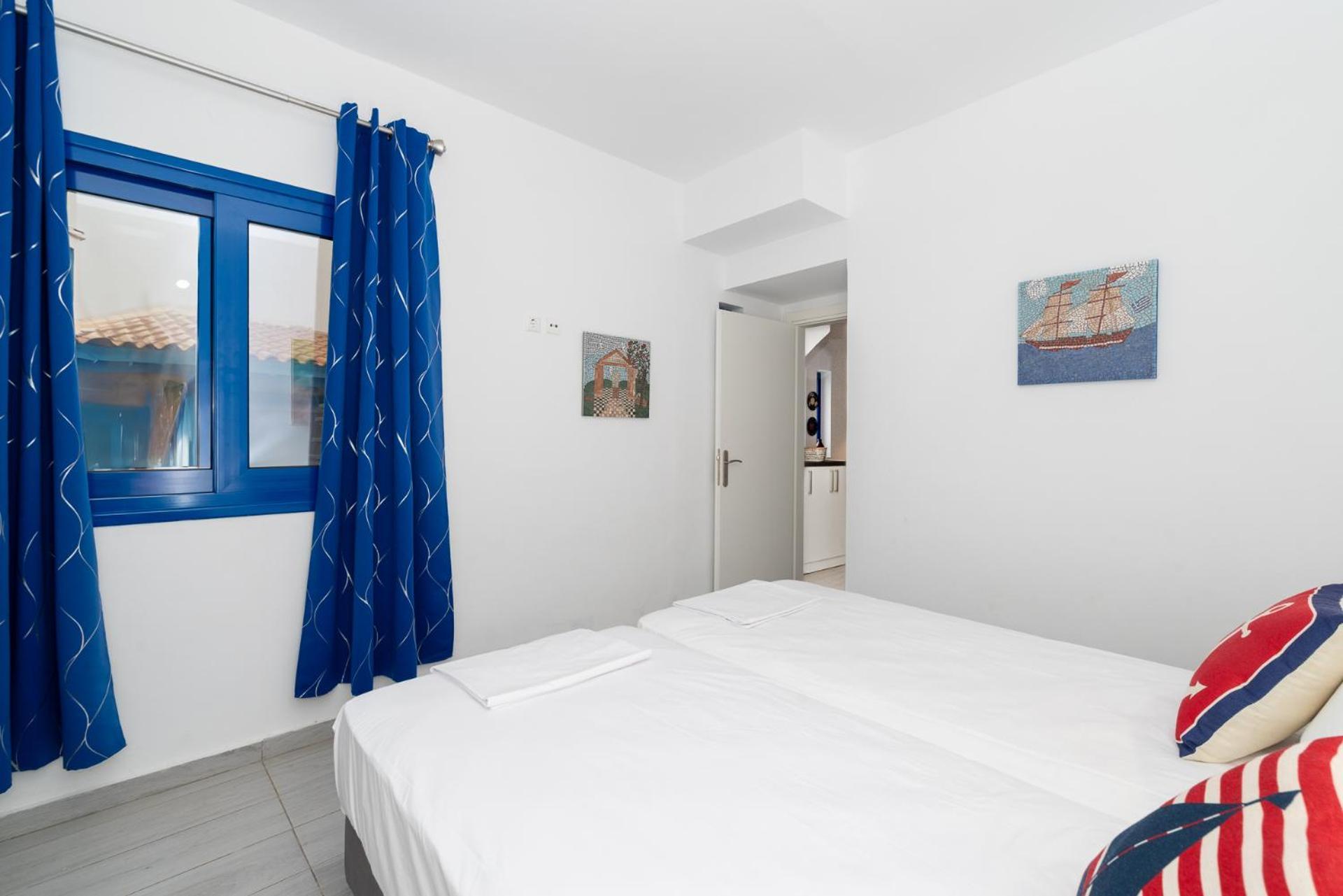 Stratos By Mroom Apartments Makrýgialos Buitenkant foto