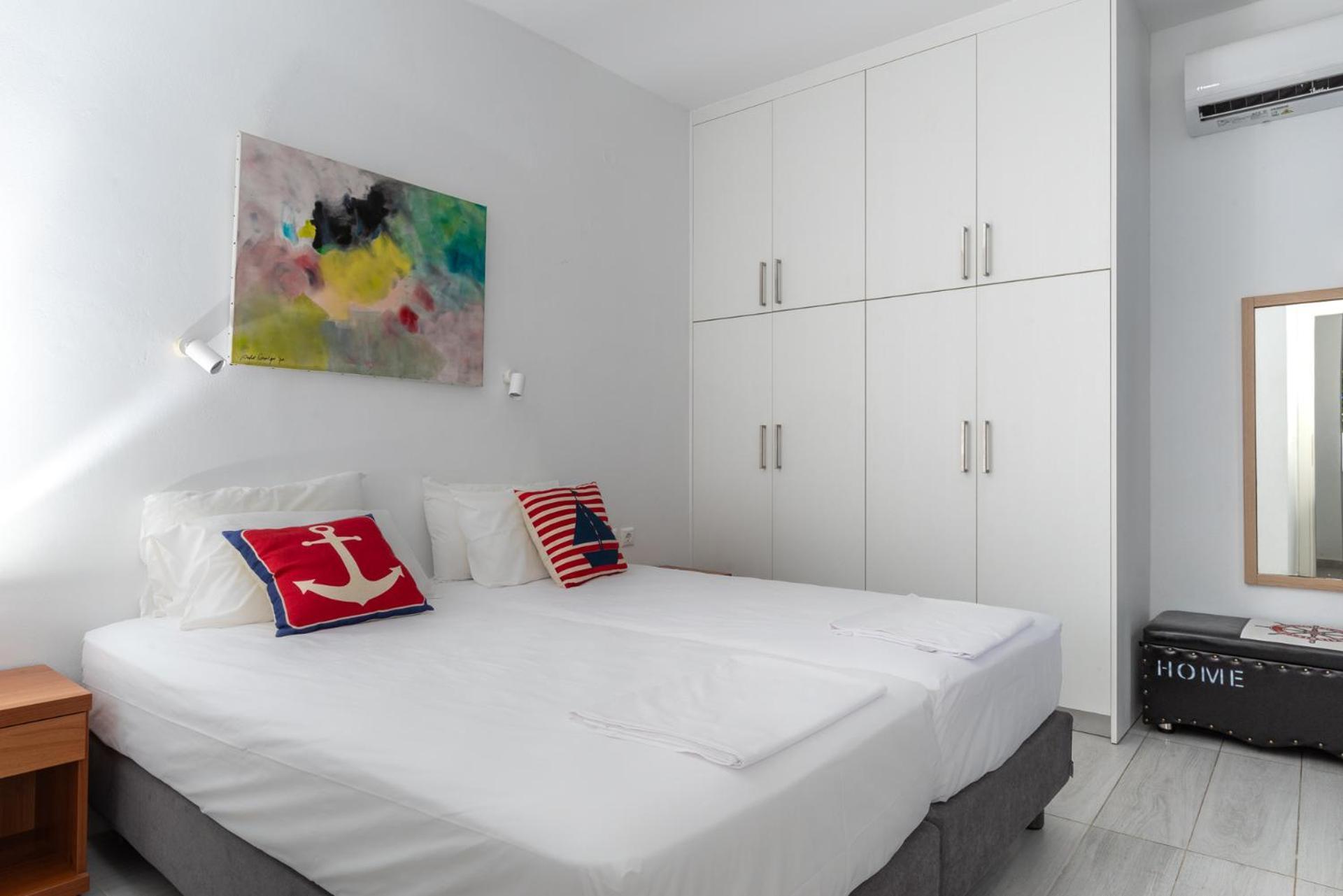 Stratos By Mroom Apartments Makrýgialos Buitenkant foto
