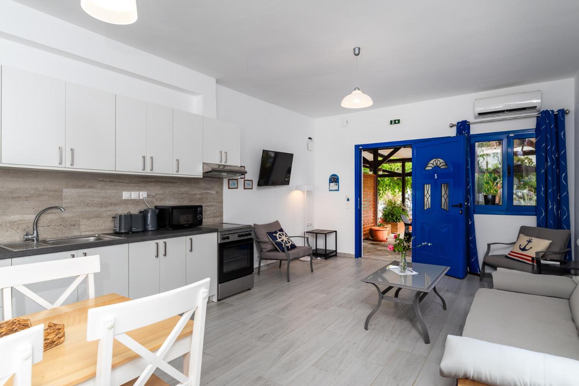 Stratos By Mroom Apartments Makrýgialos Buitenkant foto